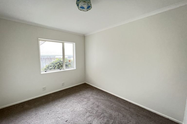 Photo of property in 55 Palmcrest Grove, Highland Park, Auckland, 2010
