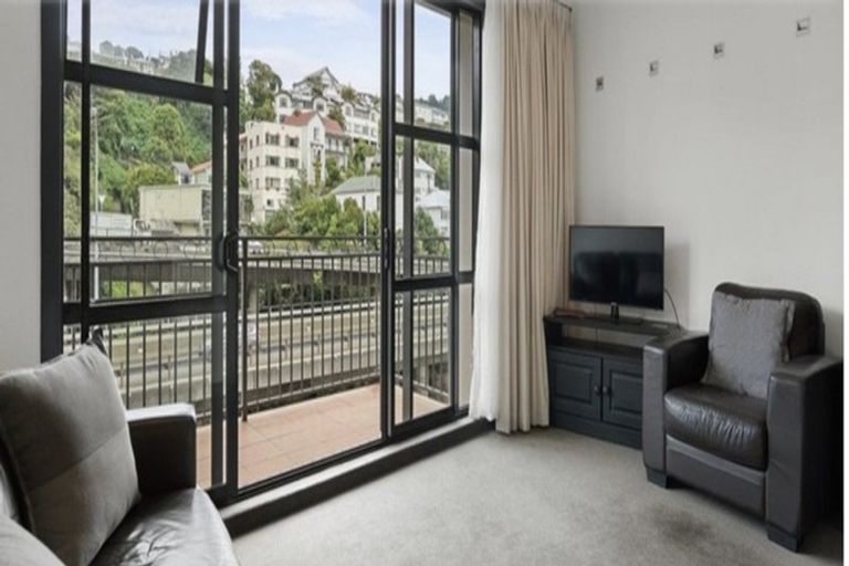 Photo of property in Atrium Apartments, 3n/154 The Terrace, Wellington Central, Wellington, 6011