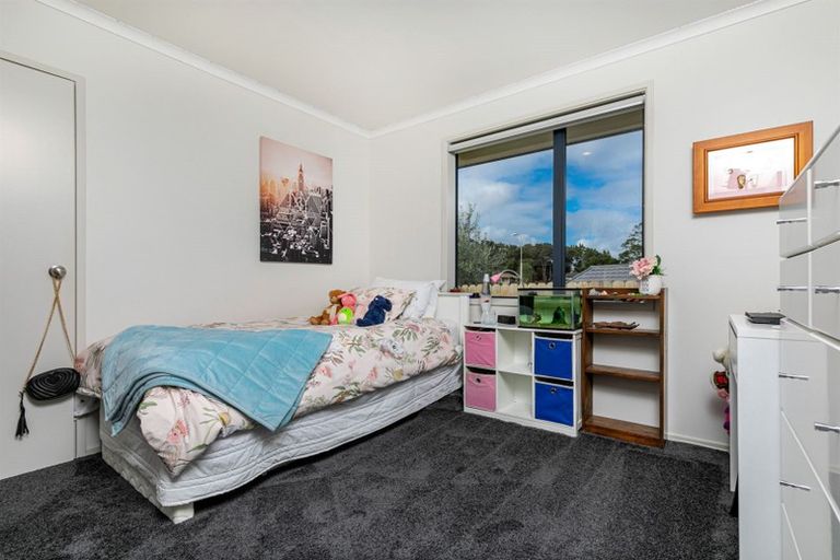 Photo of property in 47 San Marino Drive West, Henderson, Auckland, 0612