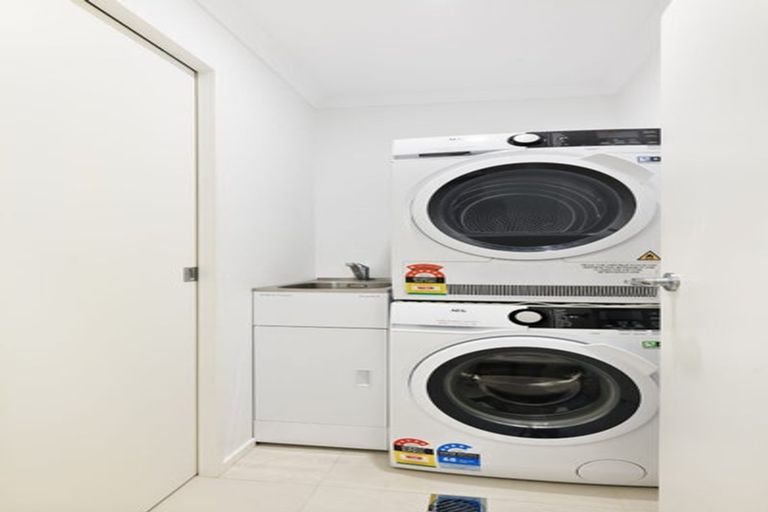 Photo of property in 32a Titoki Street, Te Atatu Peninsula, Auckland, 0610