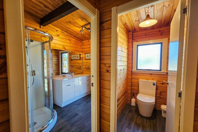 Photo of property in 21 Aorangi Crescent, Lake Tekapo, 7999