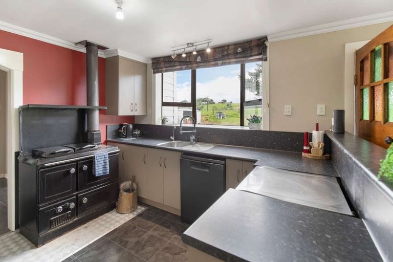 Photo of property in 6 King Edward Street, Eltham, 4322