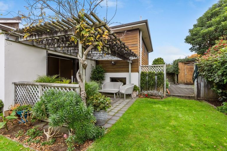 Photo of property in 4 Kororako Grove, Whalers Gate, New Plymouth, 4310
