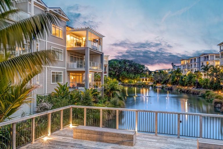 Photo of property in 85 Parkside Drive, Orewa, 0931