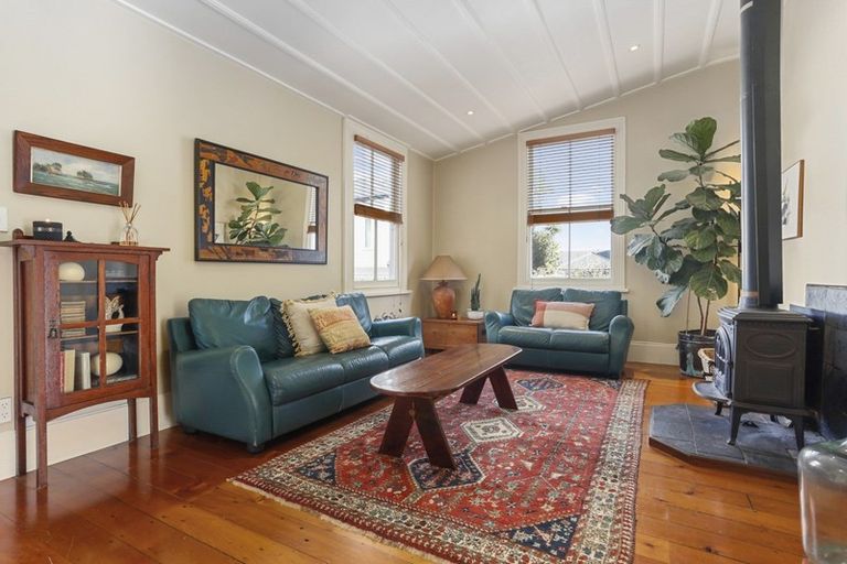 Photo of property in 12 Vincent Road, Northcote Point, Auckland, 0627