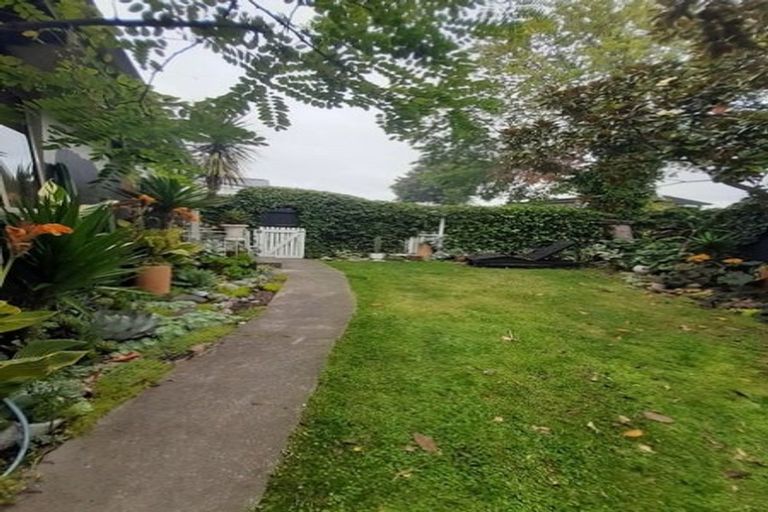 Photo of property in 2/65 Knowles Street, St Albans, Christchurch, 8052