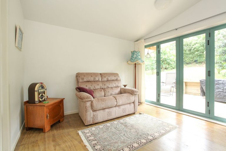 Photo of property in 5 Karioi Crescent, Raglan, 3225