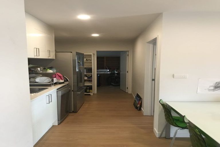 Photo of property in 24 Para Close, Fairview Heights, Auckland, 0632