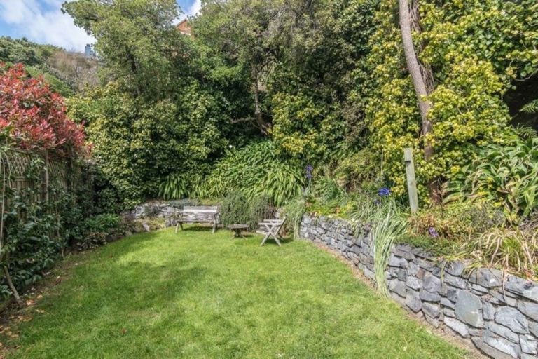 Photo of property in 129 Wadestown Road, Wadestown, Wellington, 6012