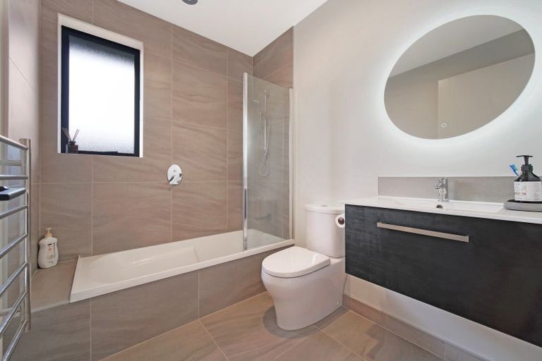 Photo of property in 4 Orawahi Road, Glenbrook, 2681