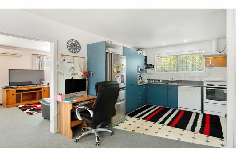 Photo of property in 68 Oakhampton Street, Hornby, Christchurch, 8042