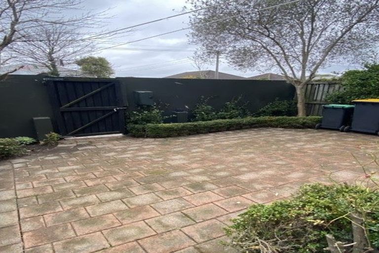 Photo of property in 2/20 Office Road, Merivale, Christchurch, 8014