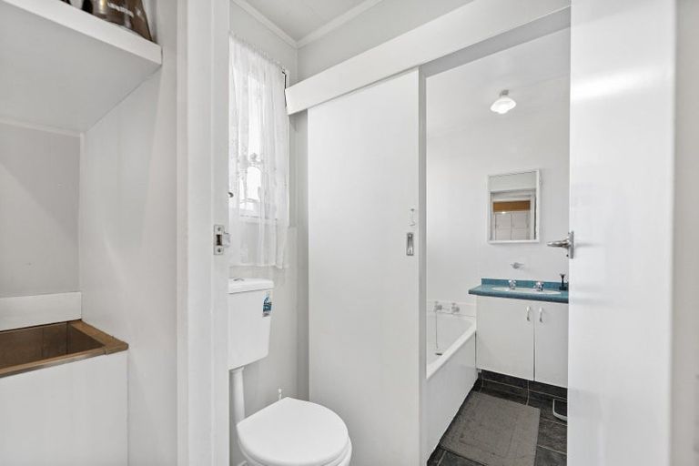 Photo of property in 19 Halswell Crescent, Westbrook, Palmerston North, 4412