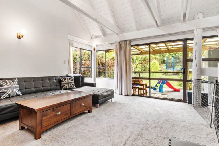 Photo of property in 7 Wyoming Avenue, Murrays Bay, Auckland, 0630