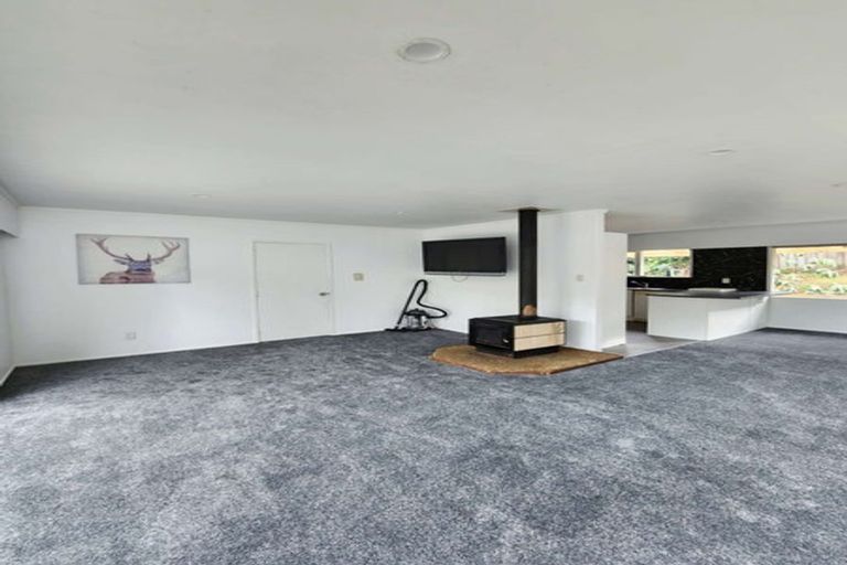 Photo of property in 1/63 Girrahween Drive, Totara Vale, Auckland, 0629