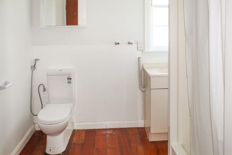 Photo of property in 16 Manuka Street, Hokowhitu, Palmerston North, 4410