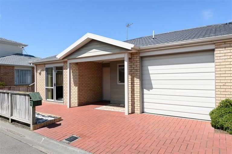 Photo of property in 23/25 Tacy Street, Kilbirnie, Wellington, 6022