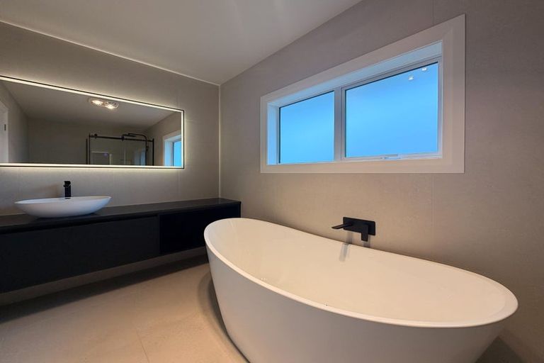 Photo of property in 11 Henry Blyth Lane, Greenhithe, Auckland, 0632