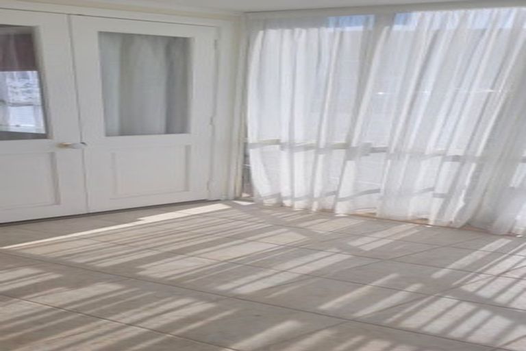 Photo of property in 28 Cambridge Street, Tawa, Wellington, 5028