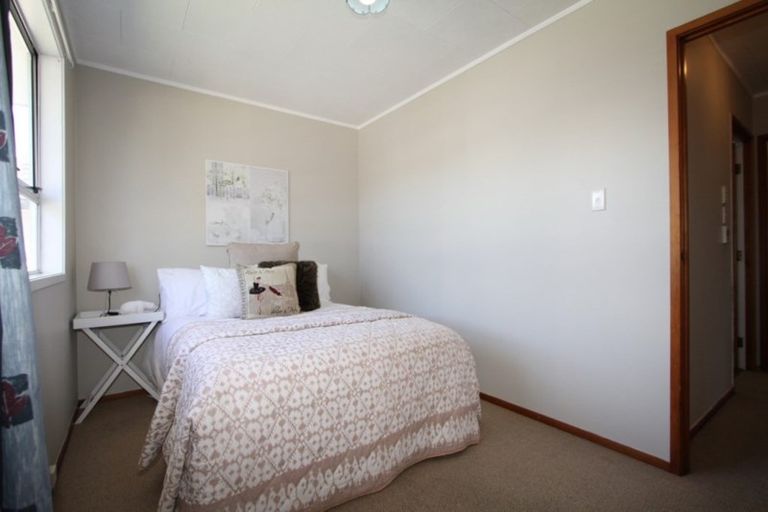 Photo of property in 22 Glennandrew Drive, Half Moon Bay, Auckland, 2012