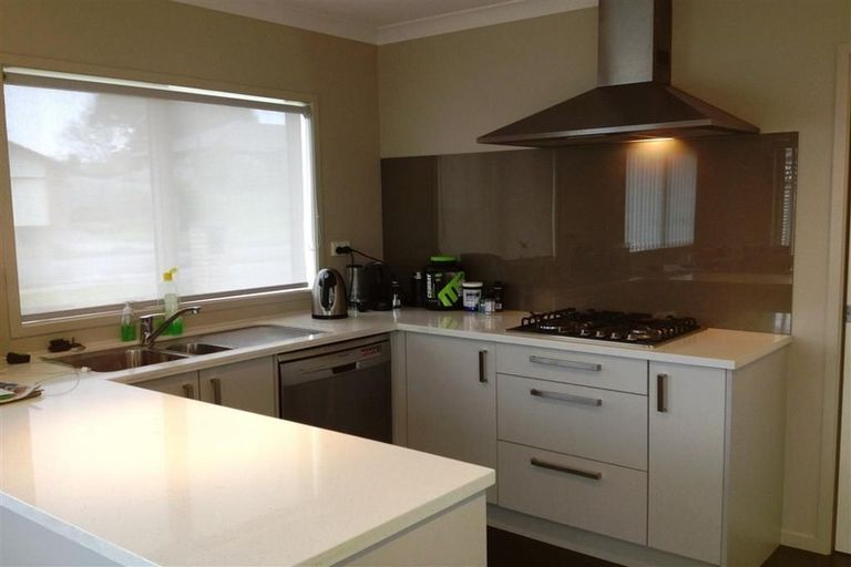 Photo of property in 4 Bonny Crescent, Massey, Auckland, 0614