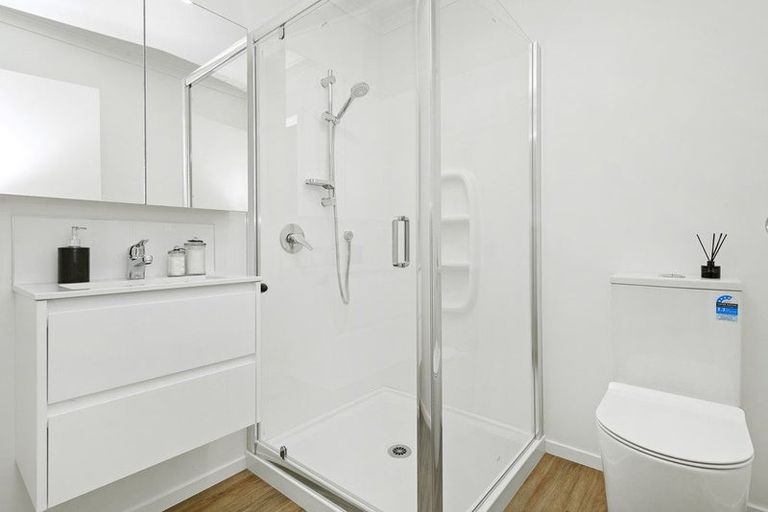 Photo of property in 10/17a Eastglen Road, Glen Eden, Auckland, 0602