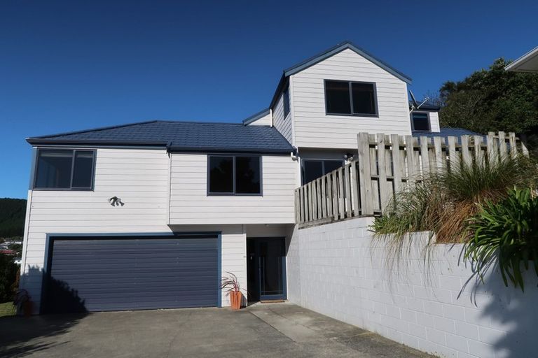 Photo of property in 62a Saint Johns Terrace, Tawa, Wellington, 5028
