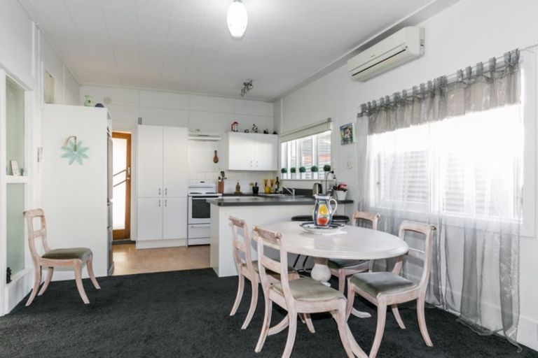 Photo of property in 109 Milton Road, Bluff Hill, Napier, 4110