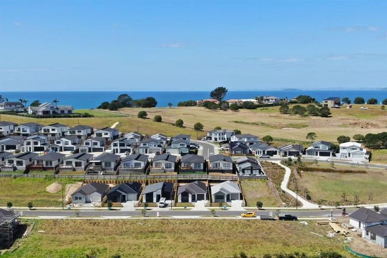 Photo of property in 36 Whakairo Crescent, Gulf Harbour, Whangaparaoa, 0930