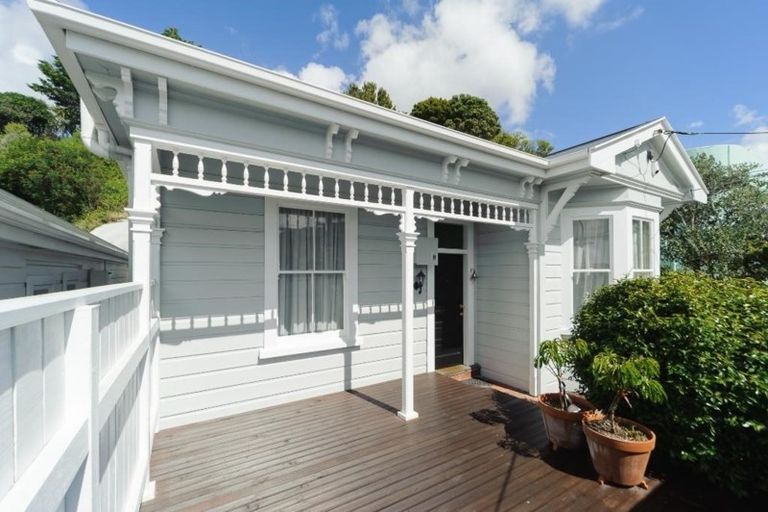 Photo of property in 105 Karori Road, Karori, Wellington, 6012