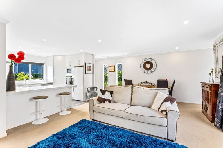 Photo of property in 21 Somerby Mews, Silverstream, Upper Hutt, 5019