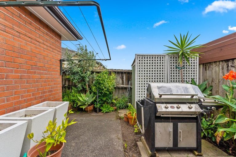 Photo of property in 28 Dan Tori Place, Orewa, 0931