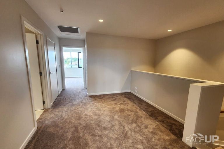 Photo of property in 60 Tahingamanu Road, Hobsonville, Auckland, 0616