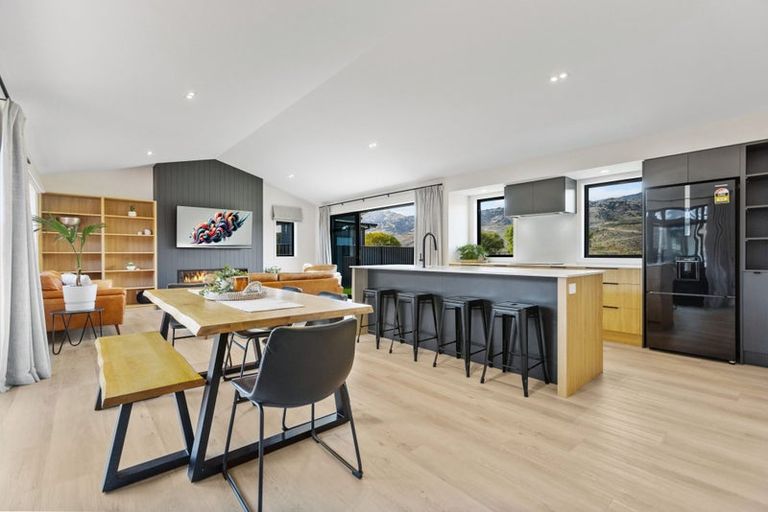 Photo of property in 14 Arion Court, Mount Pisa, Cromwell, 9383