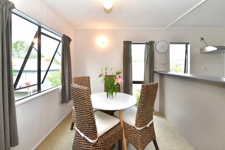 Photo of property in 26a Brian Crescent, Stanmore Bay, Whangaparaoa, 0932