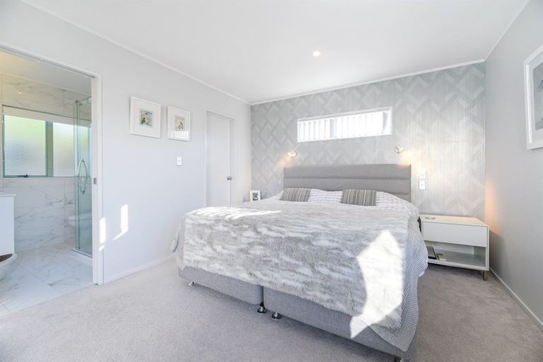 Photo of property in 1/7 Kaihu Street, Northcote, Auckland, 0627