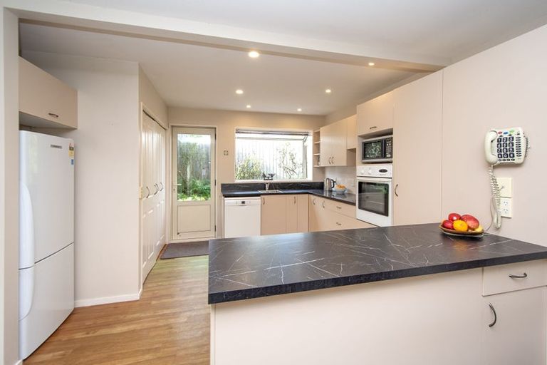 Photo of property in 98a Warren Crescent, Hillmorton, Christchurch, 8025