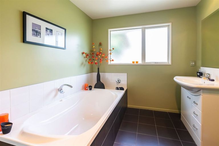 Photo of property in 1 Brookfield Drive, Northwood, Christchurch, 8051