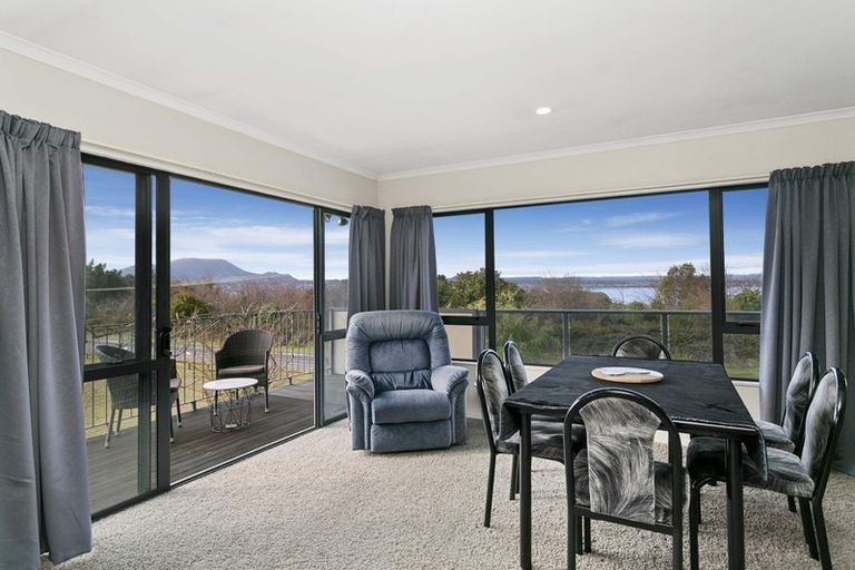 Photo of property in 38 Kinder Street, Acacia Bay, Taupo, 3330