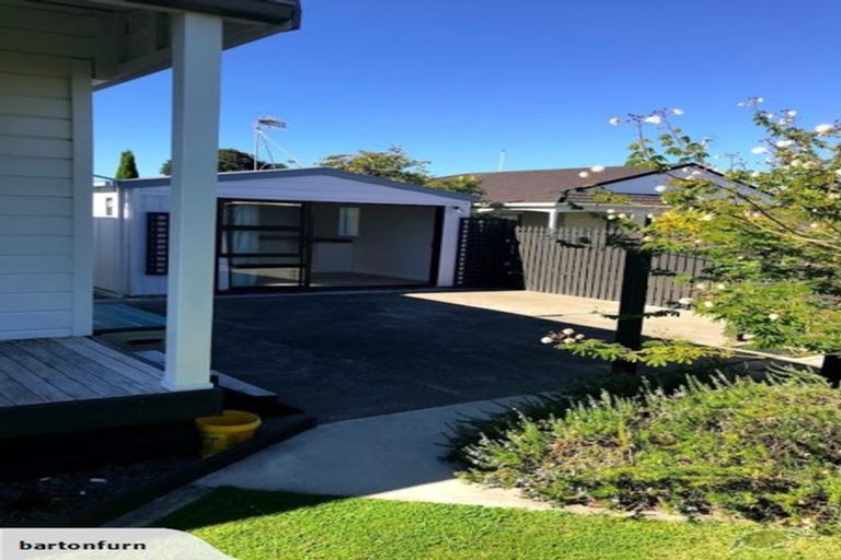 Photo of property in 24 Neeve Road, Taradale, Napier, 4112