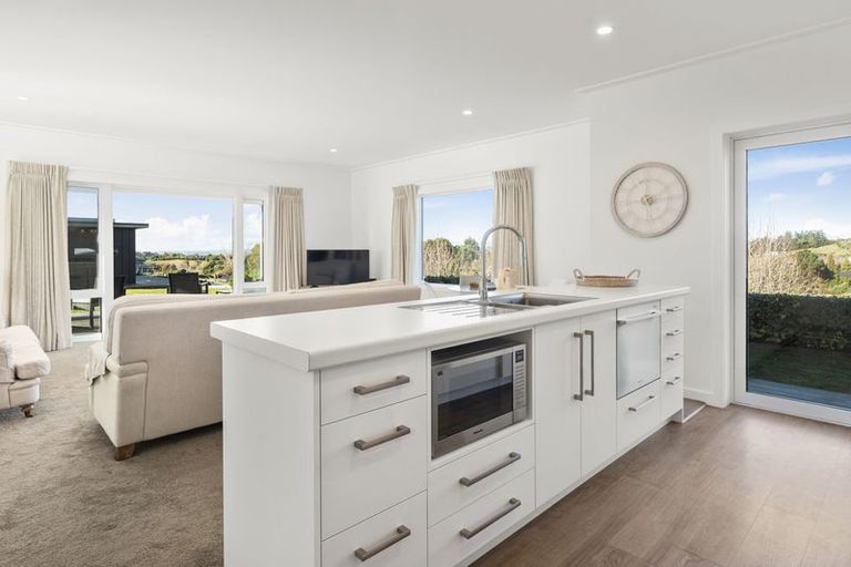 Photo of property in 2/21 Highland Drive, Acacia Bay, Taupo, 3385