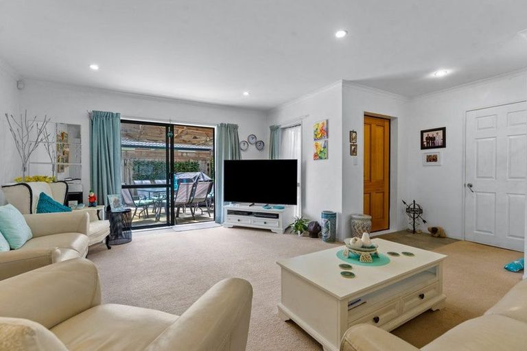 Photo of property in 19 Raabia Close, Parakai, 0830