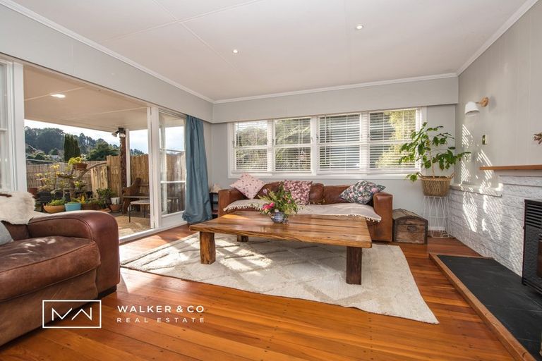 Photo of property in 97 Pinehaven Road, Pinehaven, Upper Hutt, 5019