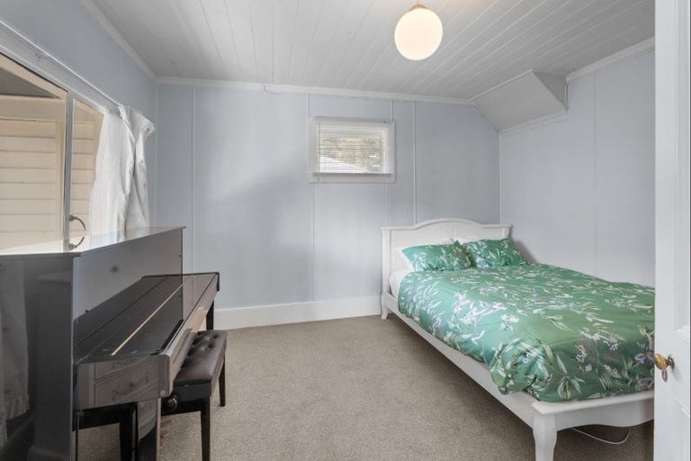 Photo of property in 8 Shadbolts Road, Pigeon Bay, Akaroa, 7583