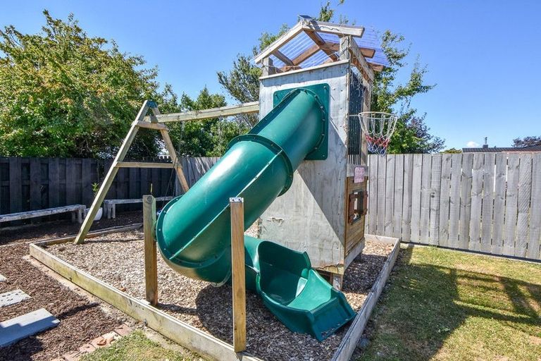 Photo of property in 10 Fairbrother Street, Carterton, 5713