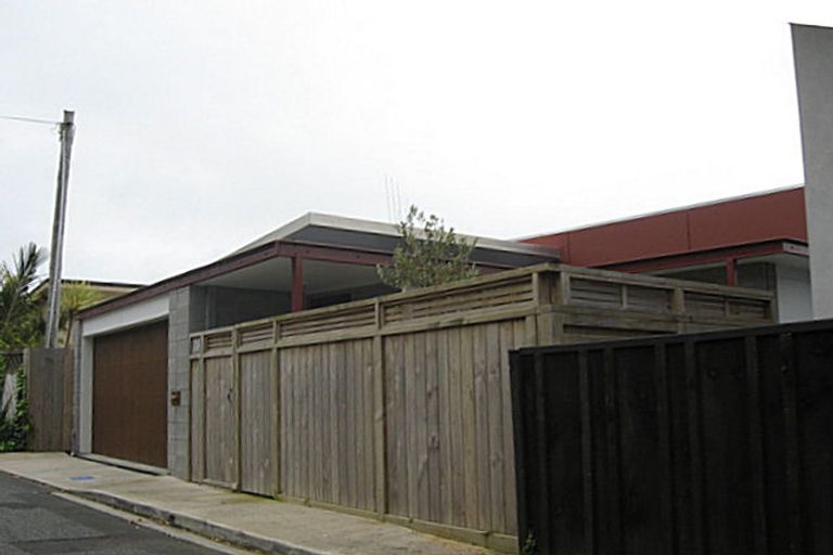 Photo of property in 91 Messenger Terrace, Oakura, 4314