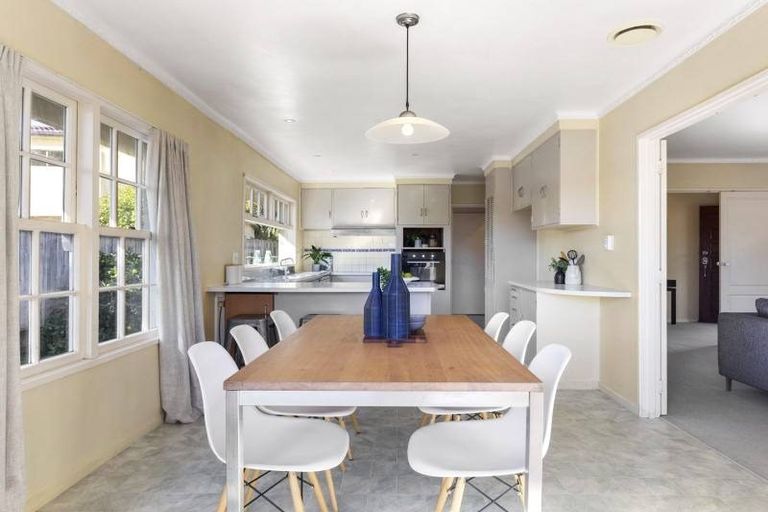 Photo of property in 11 Fielding Crescent, Farm Cove, Auckland, 2012