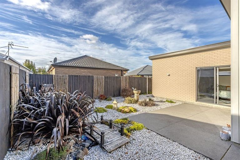 Photo of property in 11 Glenbarr Lane, Broomfield, Christchurch, 8042