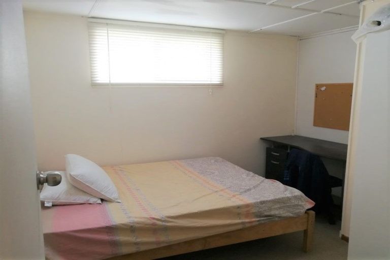 Photo of property in 11 William Souter Street, Forrest Hill, Auckland, 0620