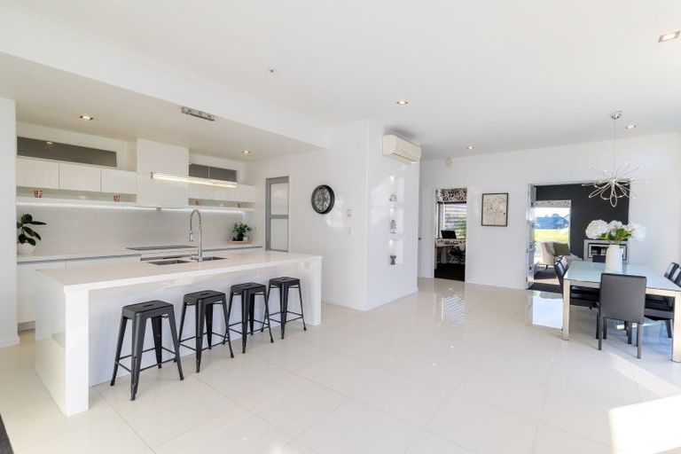 Photo of property in 26 Waitikiri Square, Parklands, Christchurch, 8083